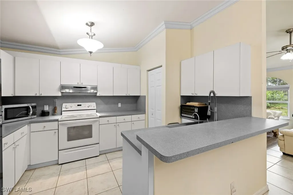 3221 22nd Avenue NE Naples FL 34120