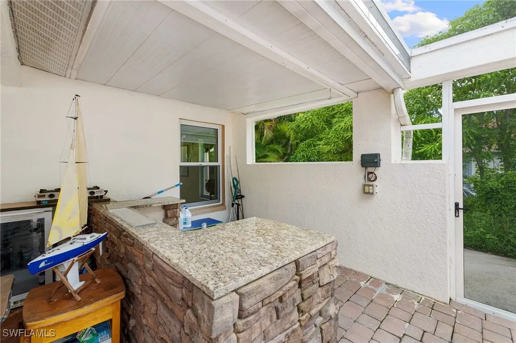 3221 22nd Avenue NE Naples FL 34120