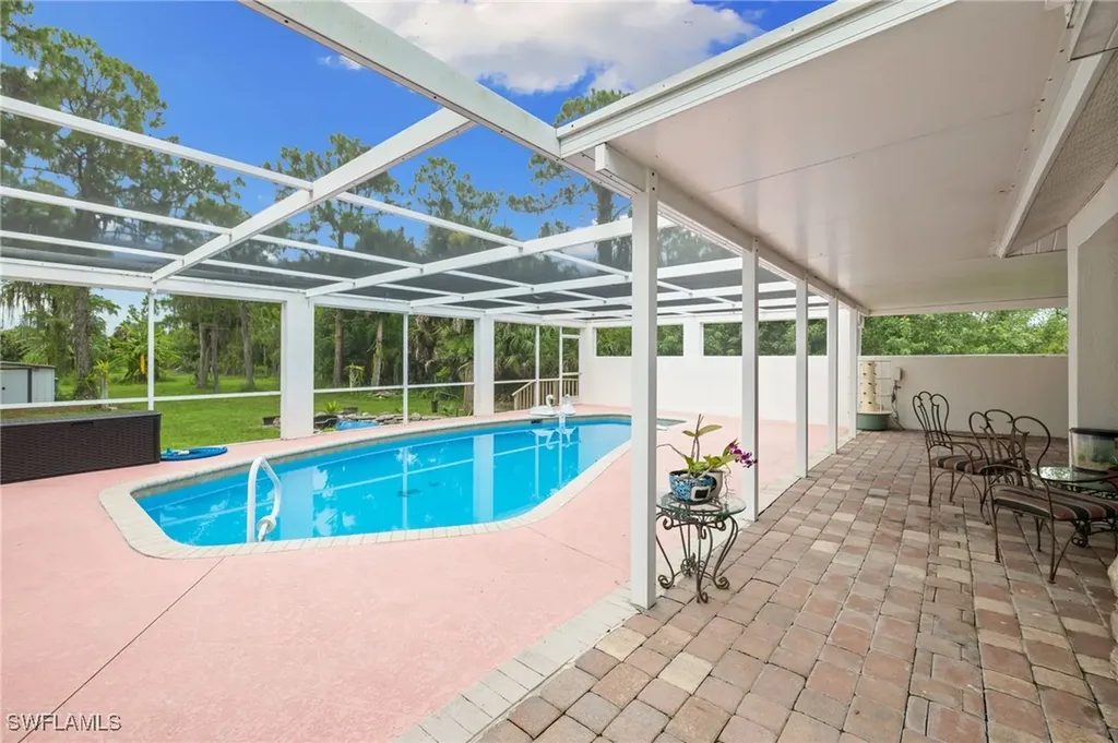 3221 22nd Avenue NE Naples FL 34120