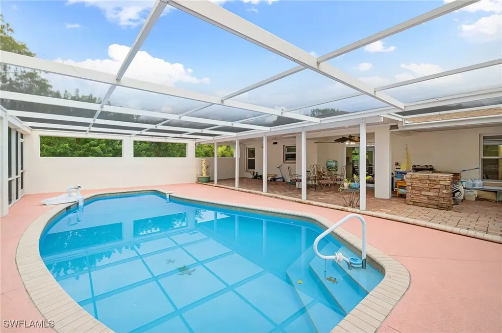 3221 22nd Avenue NE Naples FL 34120