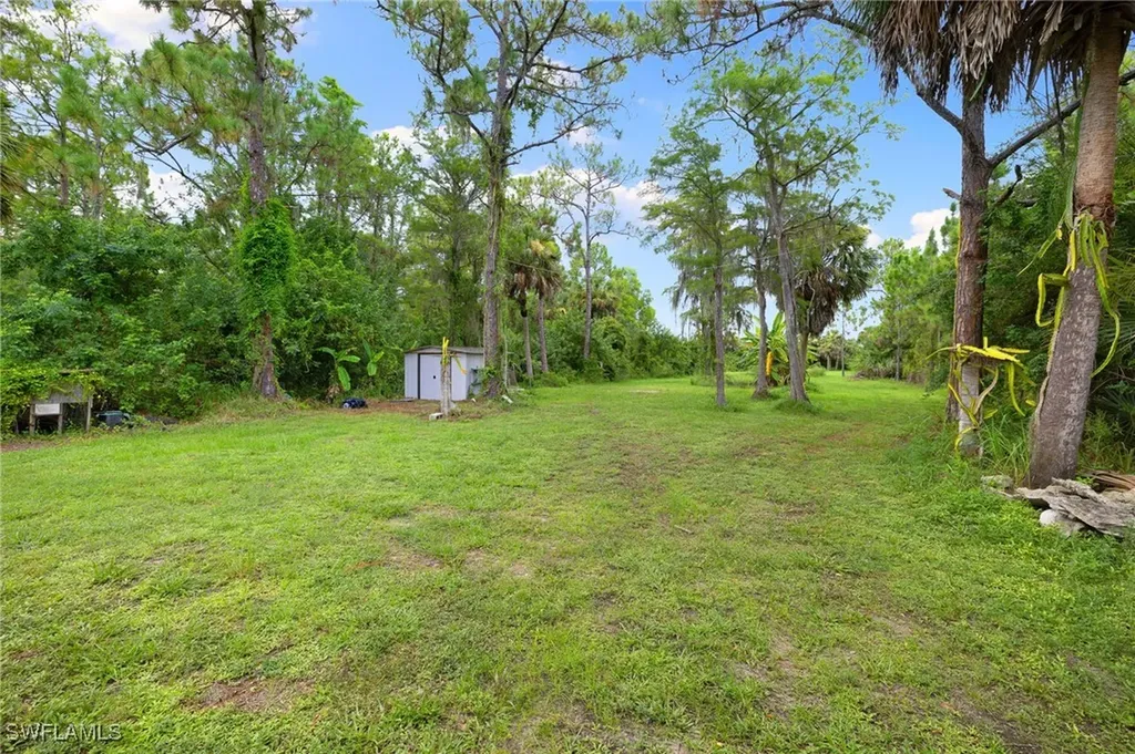 3221 22nd Avenue NE Naples FL 34120