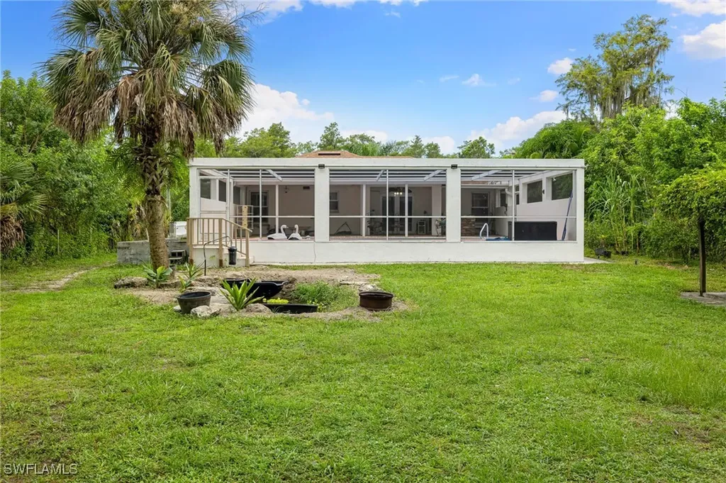 3221 22nd Avenue NE Naples FL 34120