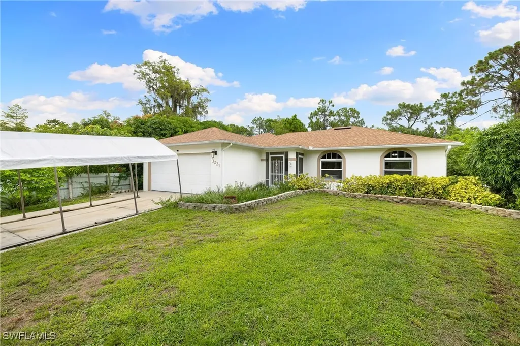 3221 22nd Avenue NE Naples FL 34120