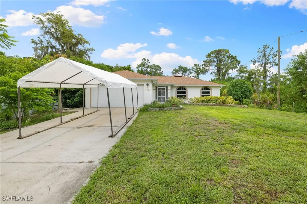 3221 22nd Avenue NE Naples FL 34120