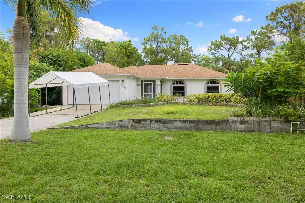 3221 22nd Avenue NE Naples FL 34120