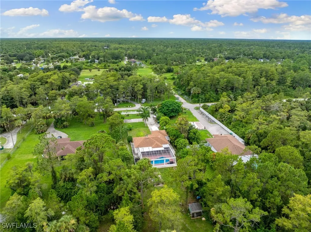 3221 22nd Avenue NE Naples FL 34120