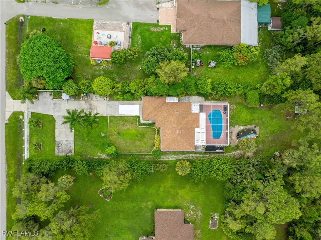 3221 22nd Avenue NE Naples FL 34120