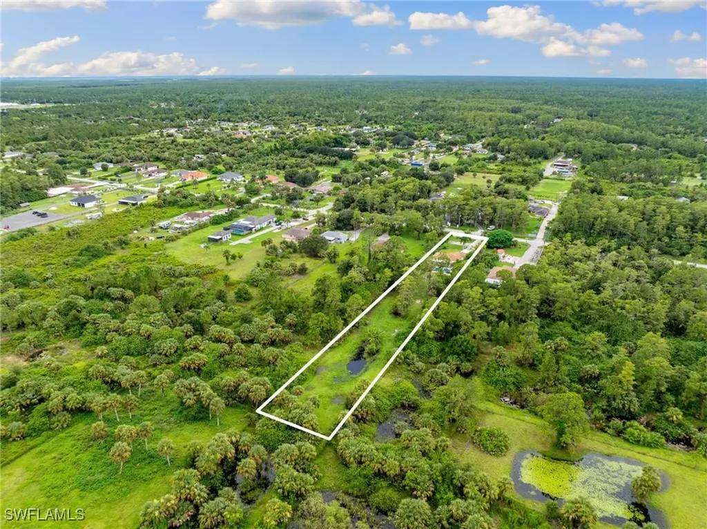 3221 22nd Avenue NE Naples FL 34120
