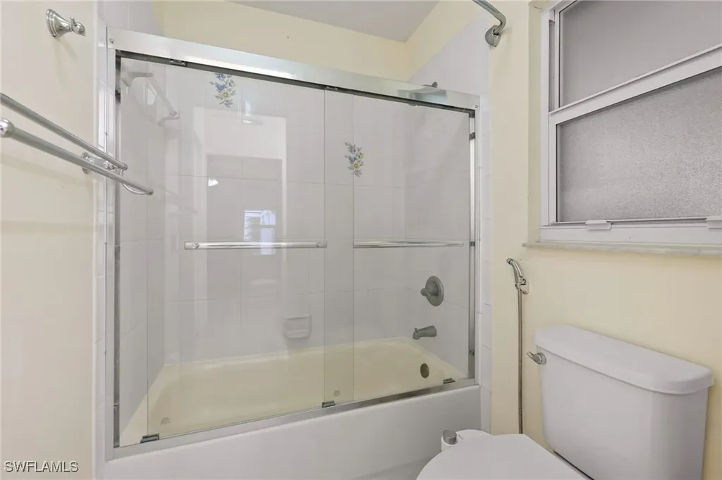 3221 22nd Avenue NE Naples FL 34120