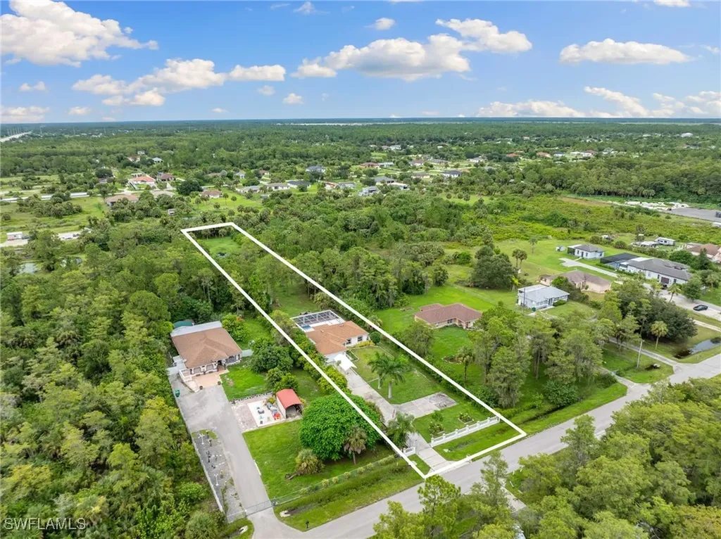 3221 22nd Avenue NE Naples FL 34120