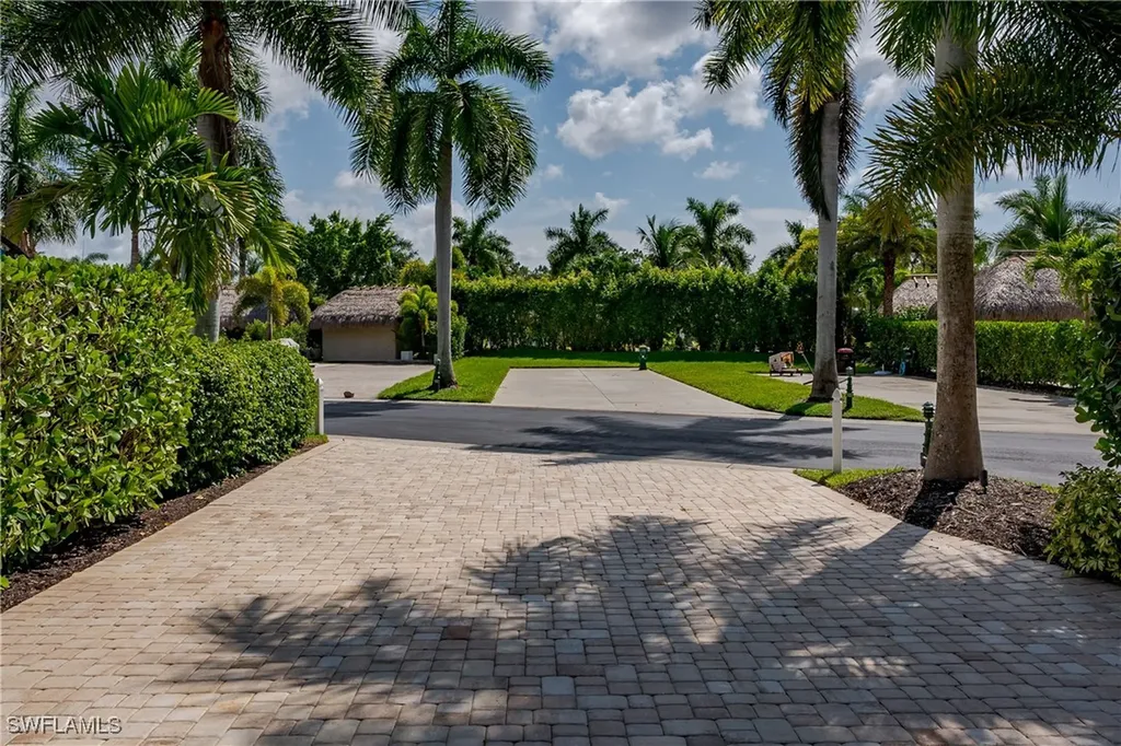 13565 Snapper Lane Naples FL 34114