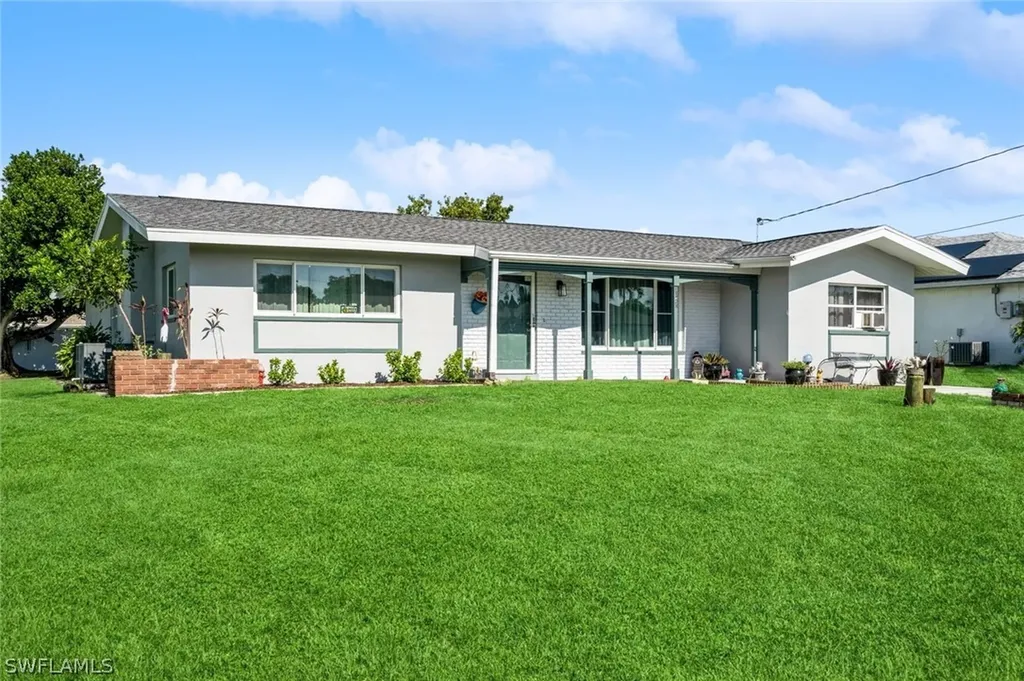 3926 SE 10th Place Cape Coral FL 33904