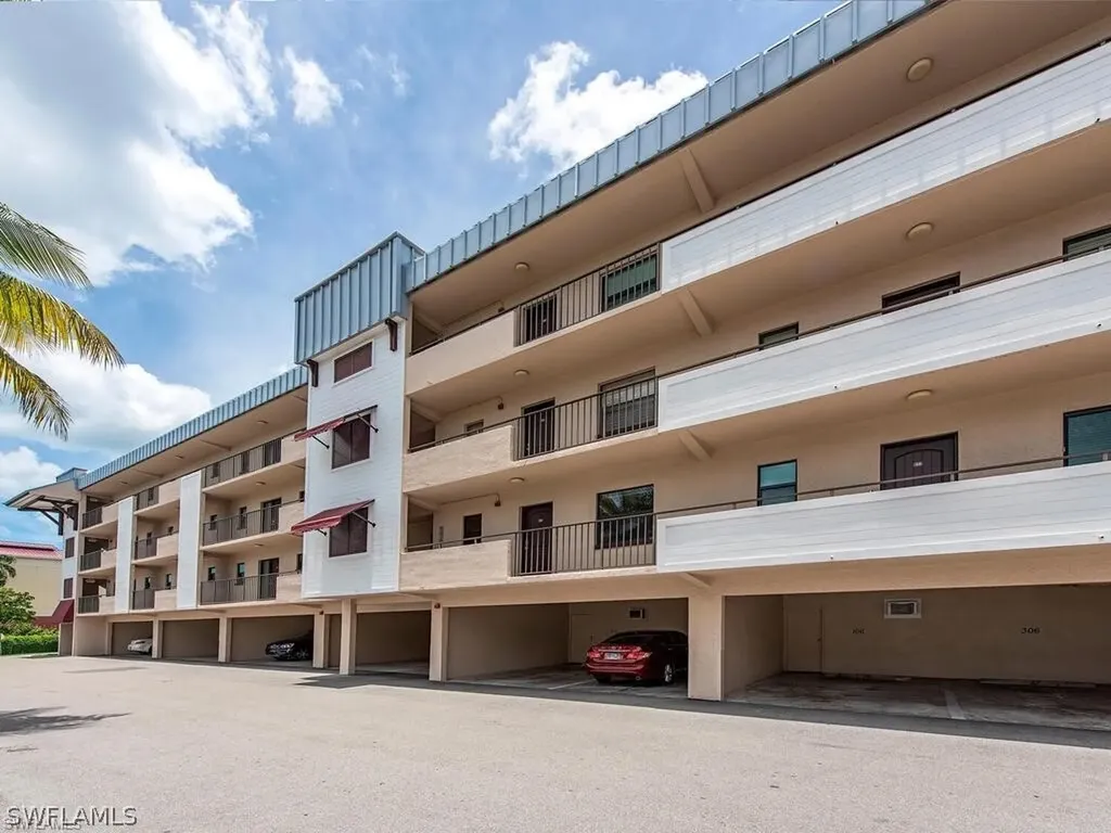 803 River Point Drive Naples FL 34102