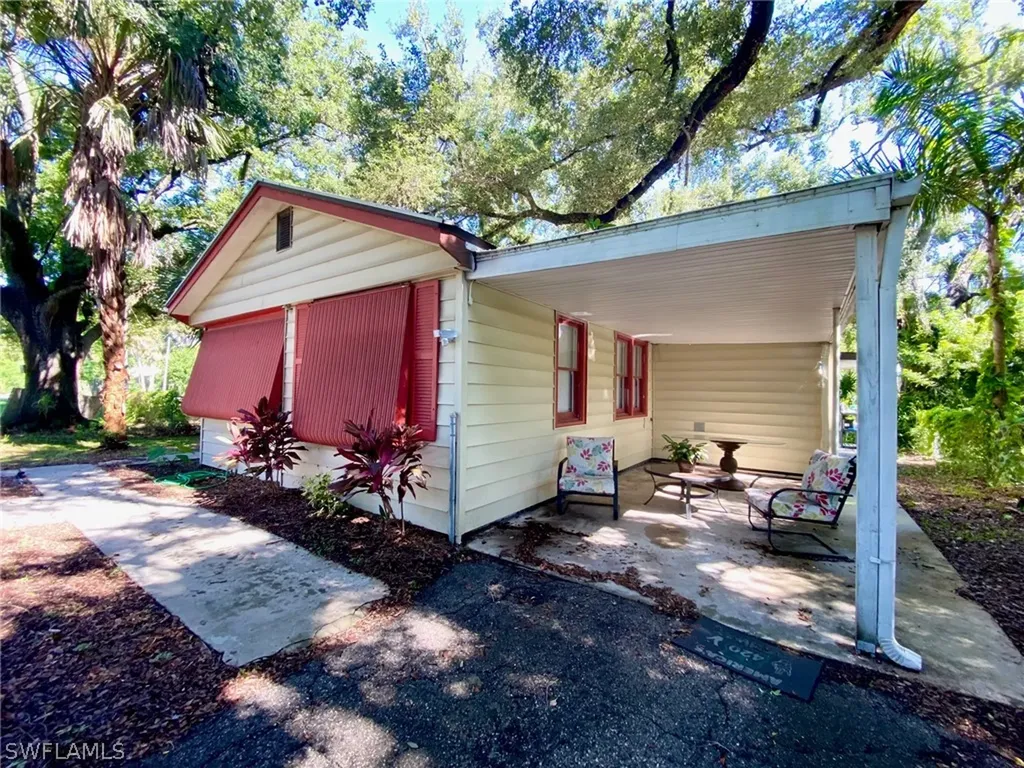2217 Dora Street Fort Myers FL 33901
