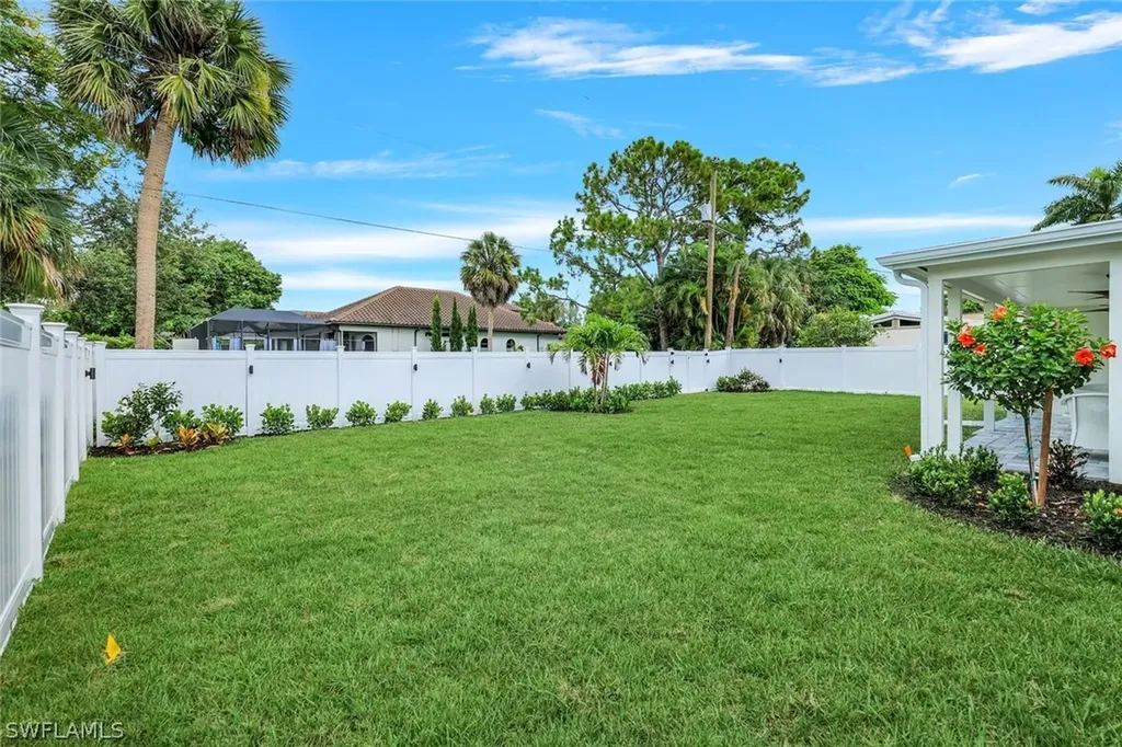 975 22nd Avenue N Naples FL 34103