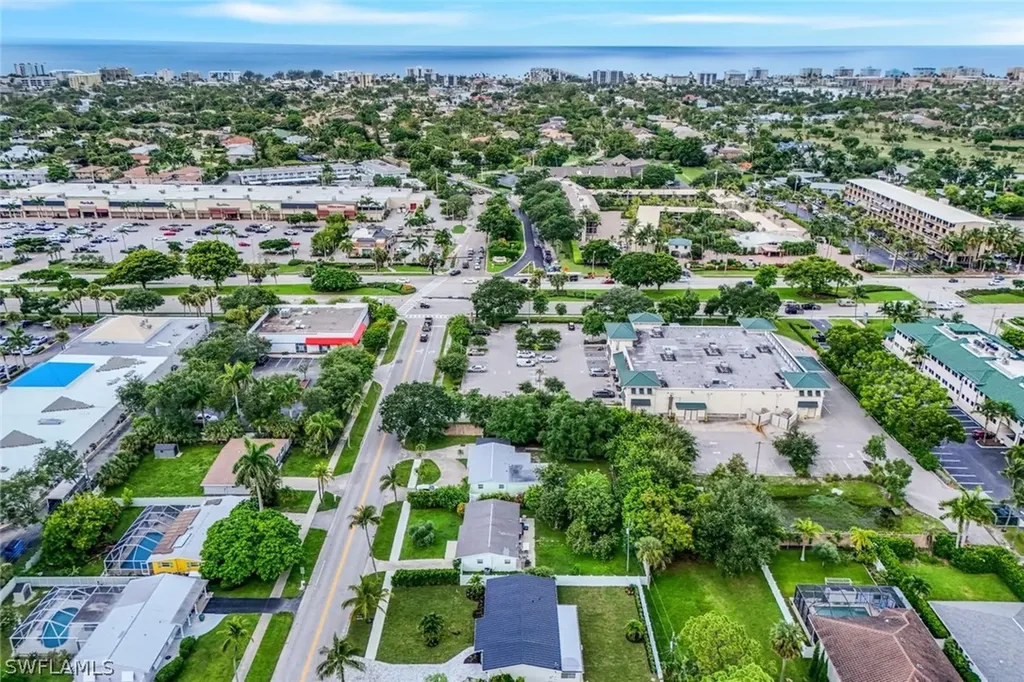 975 22nd Avenue N Naples FL 34103