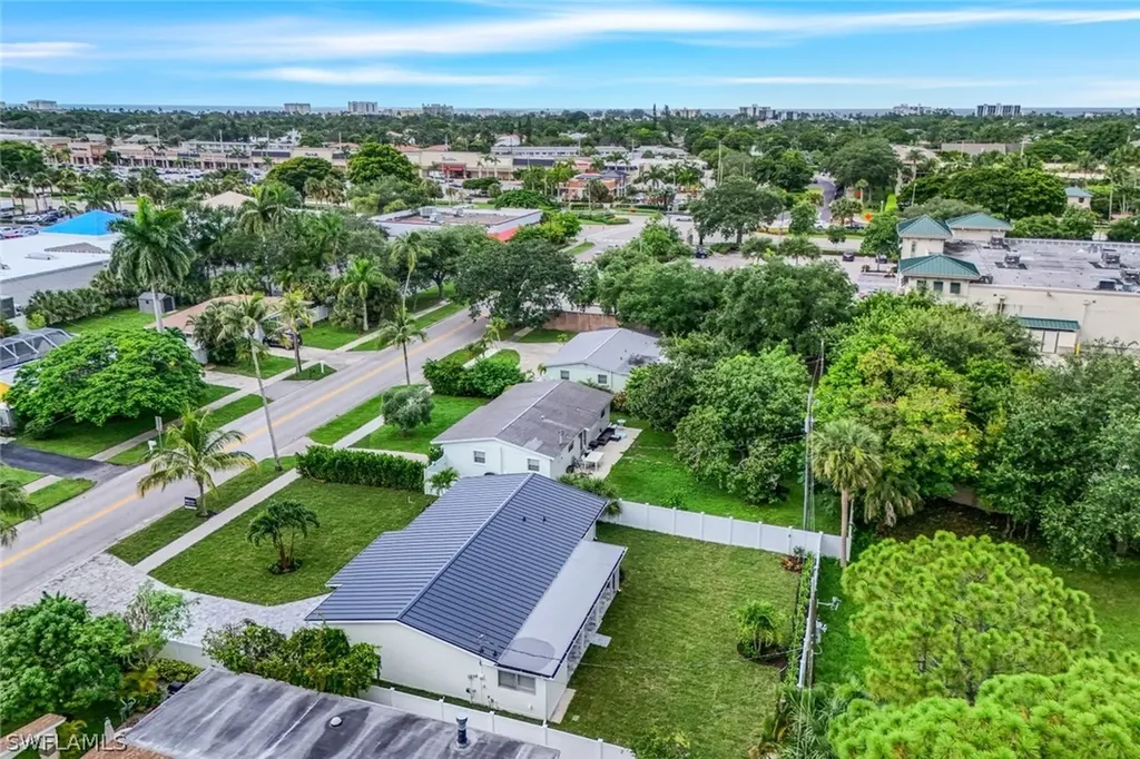 975 22nd Avenue N Naples FL 34103