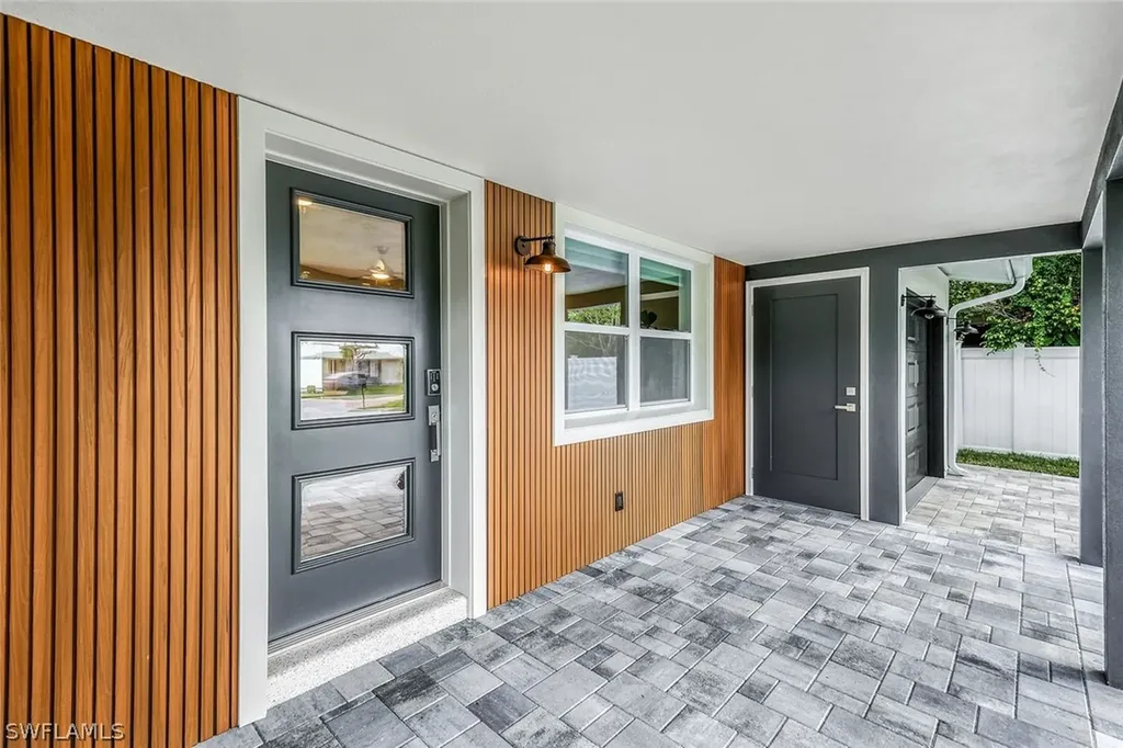 975 22nd Avenue N Naples FL 34103