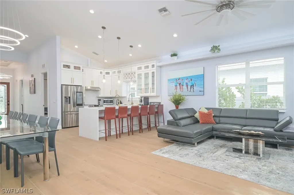 708 108th Avenue N Naples FL 34108