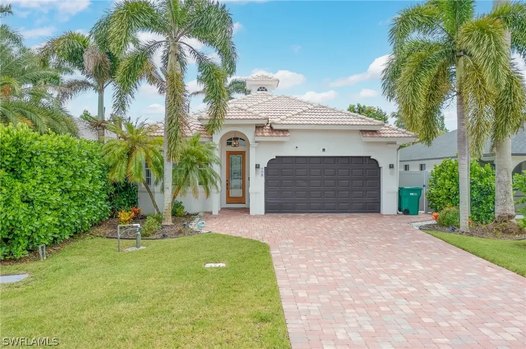 708 108th Avenue N Naples FL 34108