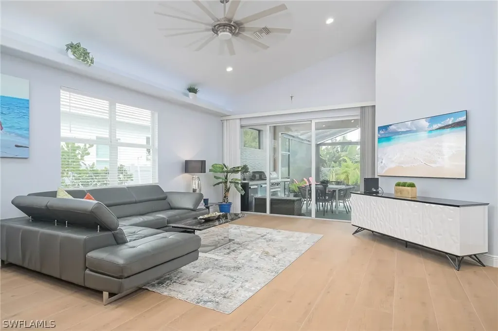 708 108th Avenue N Naples FL 34108