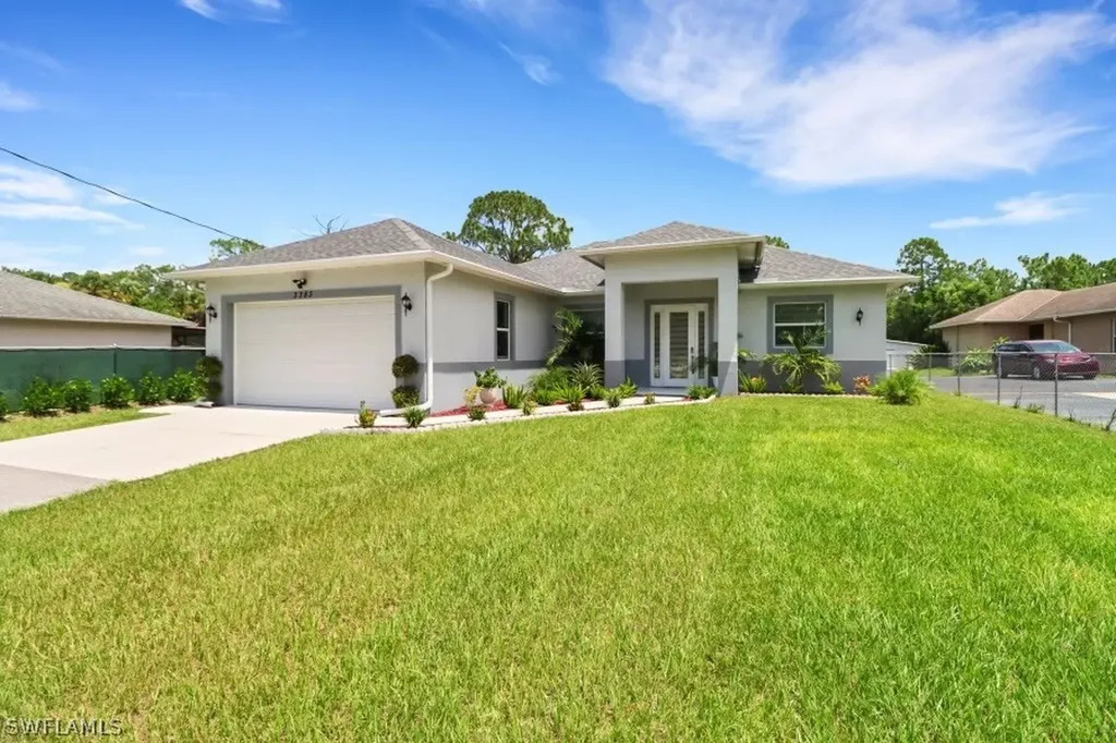 3283 2nd Avenue SE Naples FL 34117