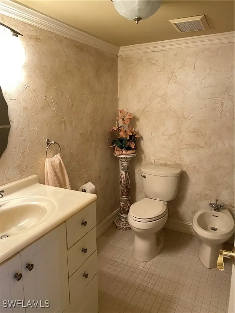 4041 Gulf Shore Boulevard N Naples FL 34103