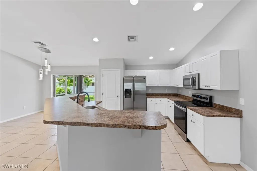 1716 SW 3rd Street Cape Coral FL 33991