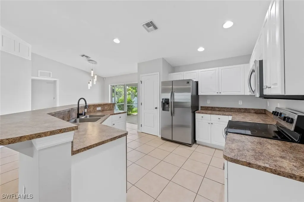1716 SW 3rd Street Cape Coral FL 33991