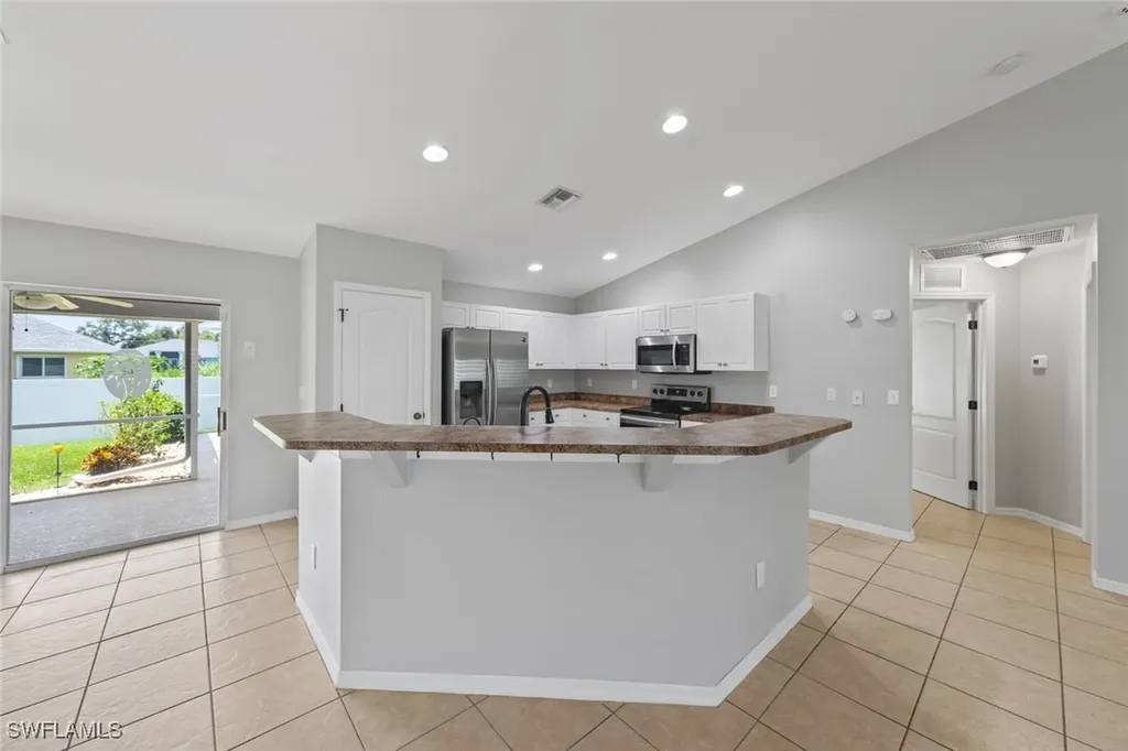 1716 SW 3rd Street Cape Coral FL 33991
