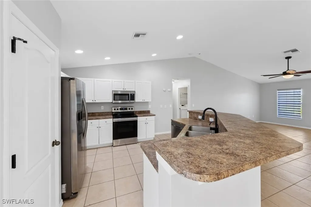 1716 SW 3rd Street Cape Coral FL 33991