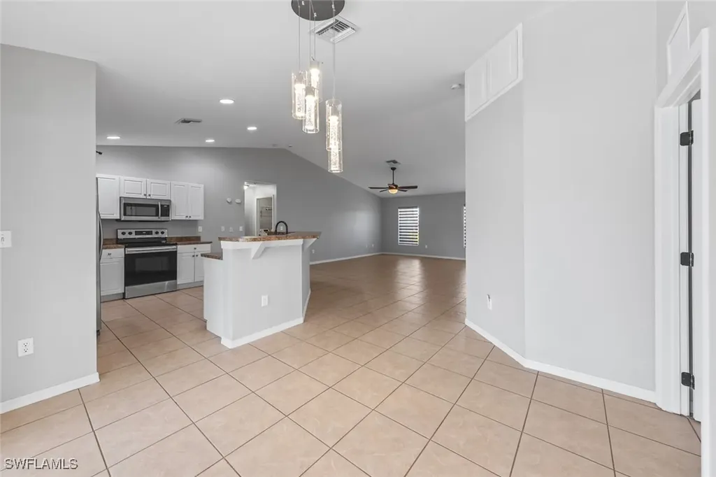 1716 SW 3rd Street Cape Coral FL 33991