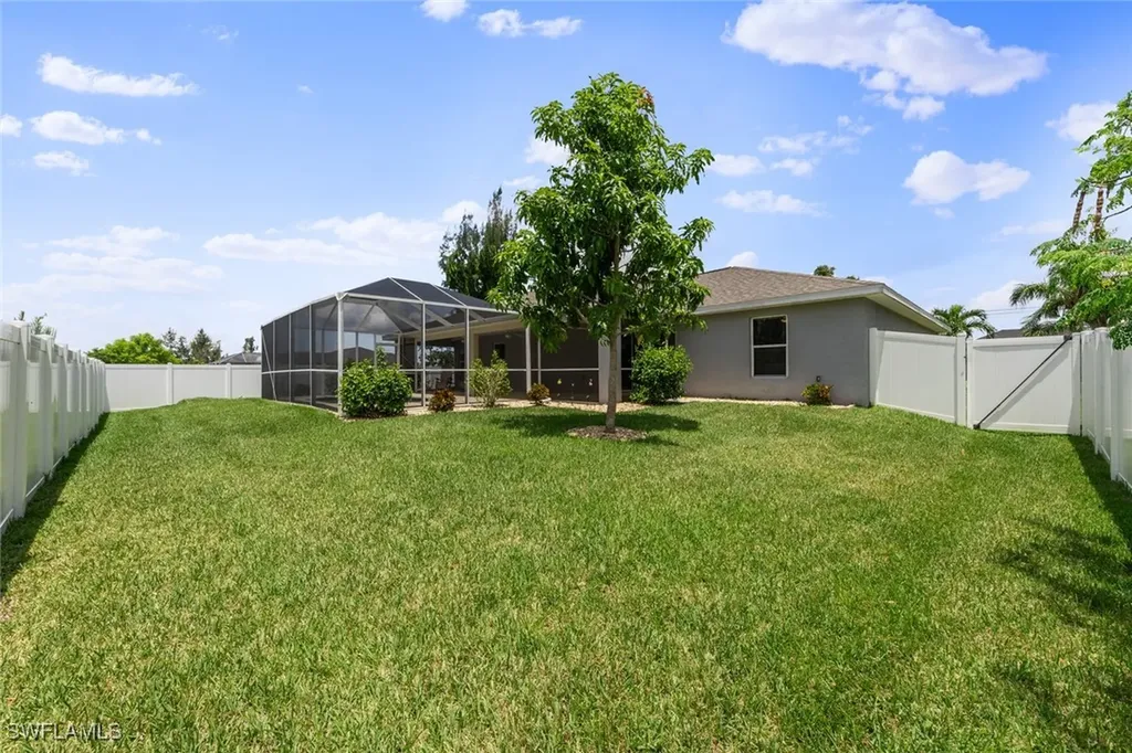 1716 SW 3rd Street Cape Coral FL 33991