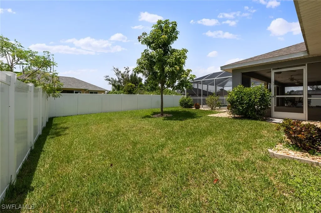1716 SW 3rd Street Cape Coral FL 33991