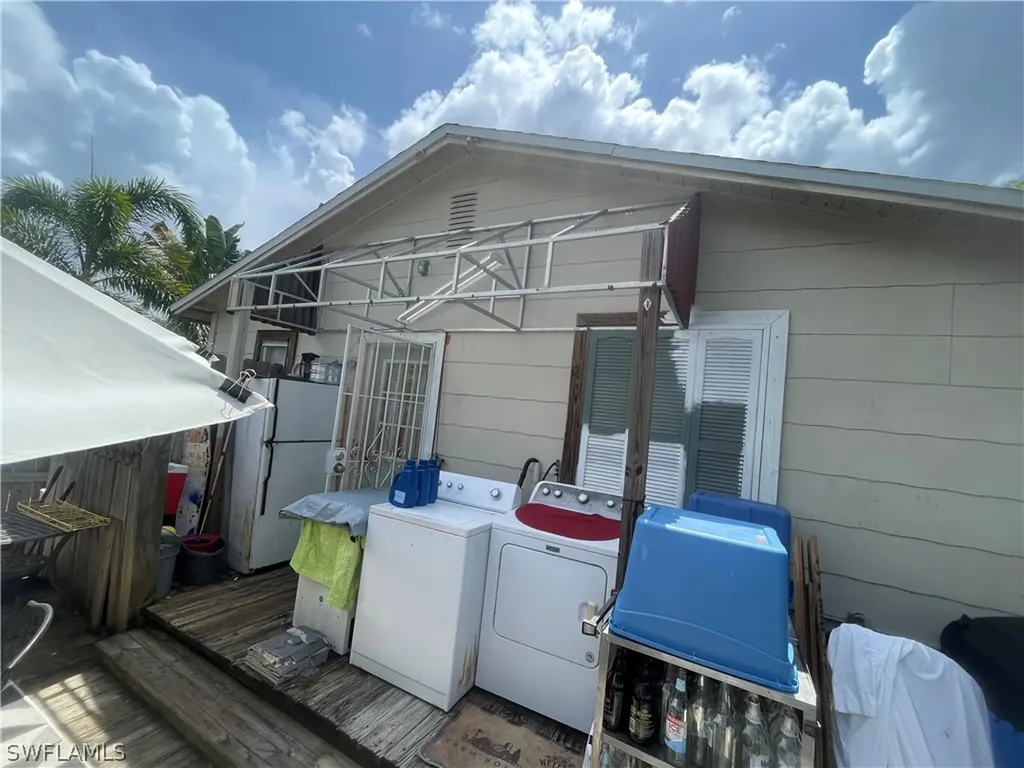 2105 Carrell Road Fort Myers FL 33901