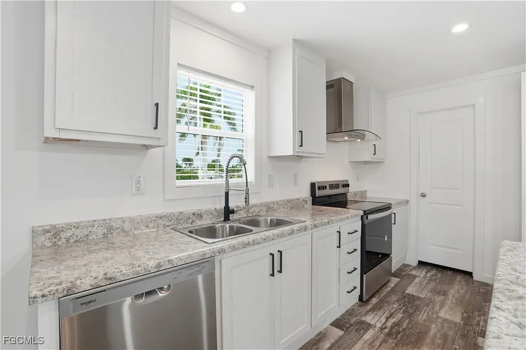 7 Birch Boulevard Fort Myers FL 33908