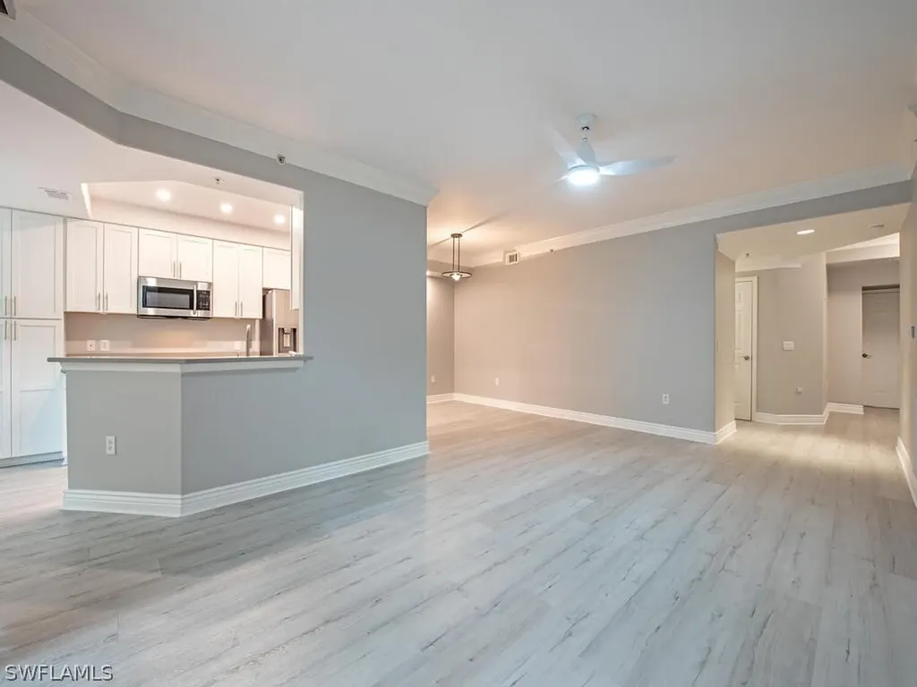 Naples FL, 1305 Henley Street, Unit 1106