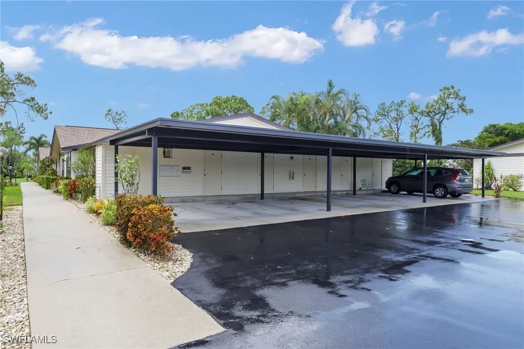 1006 Pine Isle Lane Naples FL 34112