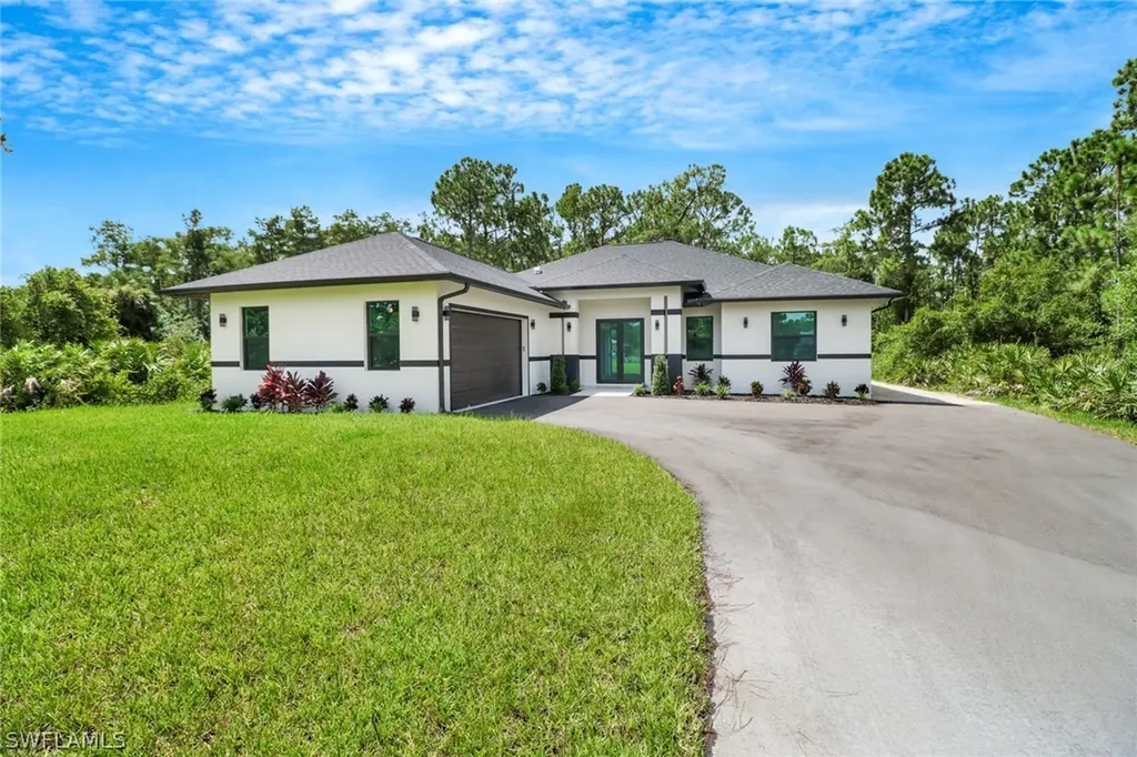 3520 27th Avenue NE Naples FL 34120
