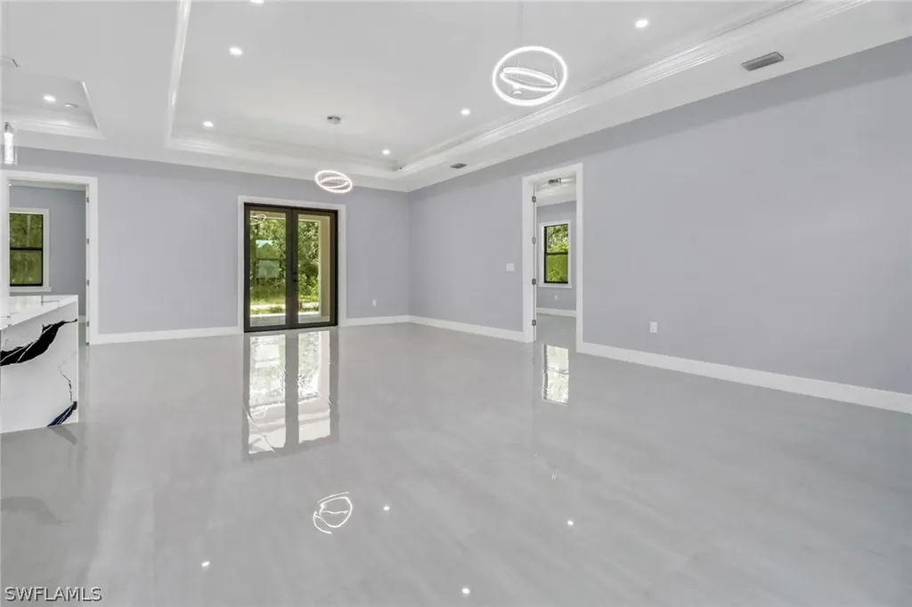 3520 27th Avenue NE Naples FL 34120