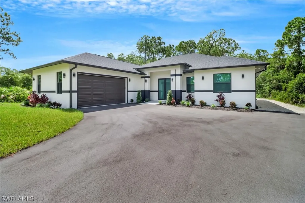 3520 27th Avenue NE Naples FL 34120