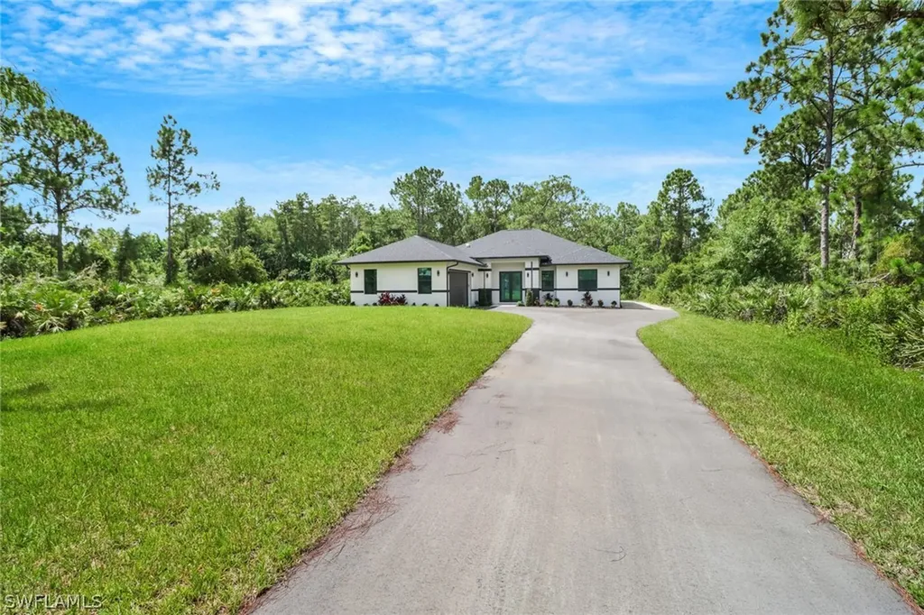 3520 27th Avenue NE Naples FL 34120