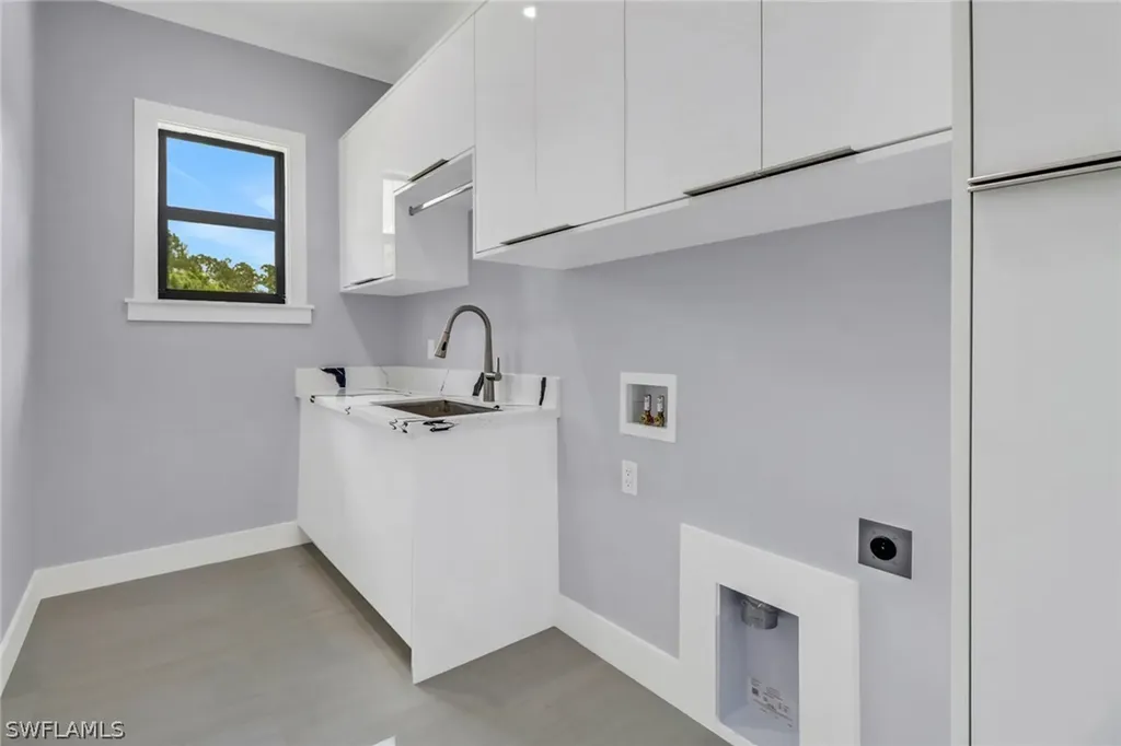 3520 27th Avenue NE Naples FL 34120