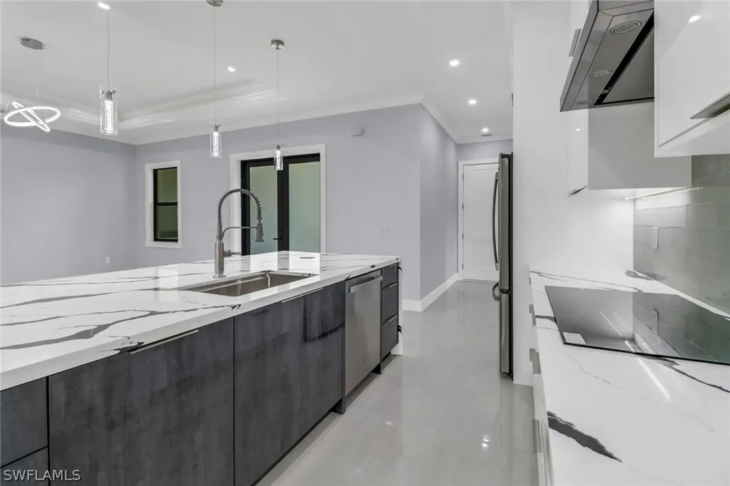 3520 27th Avenue NE Naples FL 34120