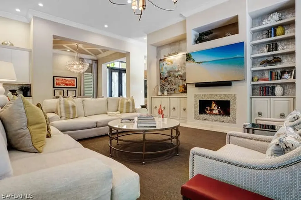595 Regatta Road Naples FL 34103