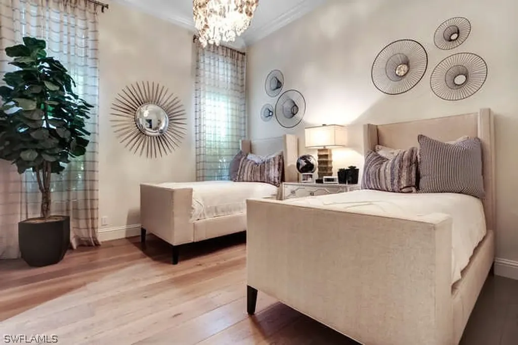 595 Regatta Road Naples FL 34103