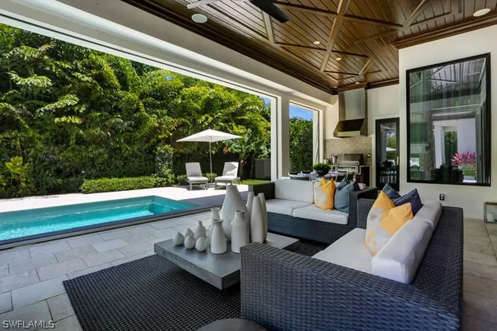 595 Regatta Road Naples FL 34103