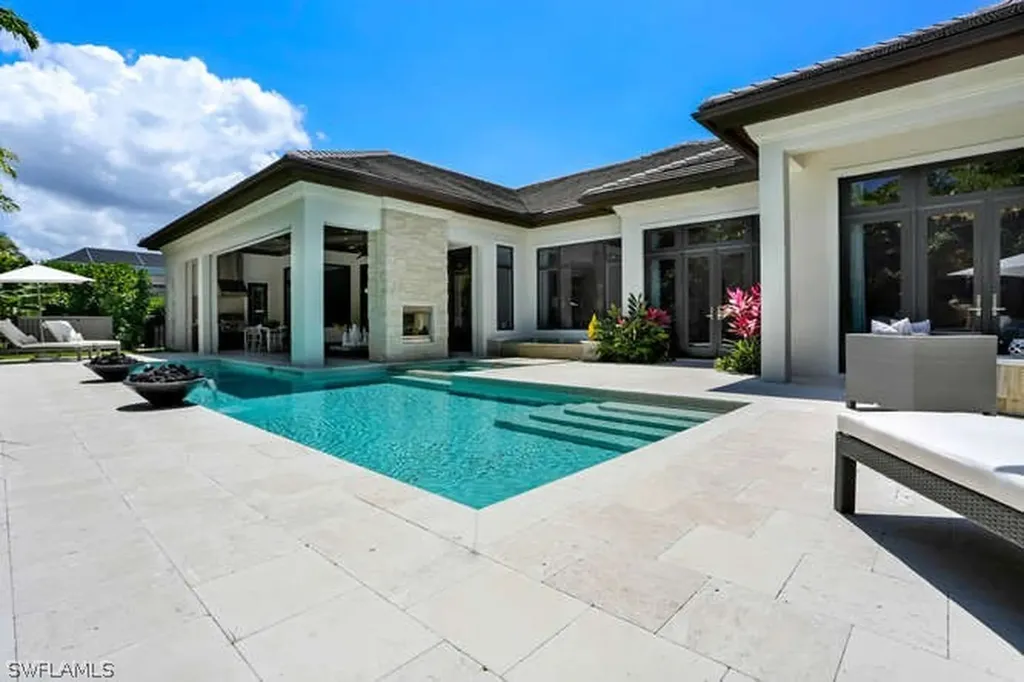595 Regatta Road Naples FL 34103