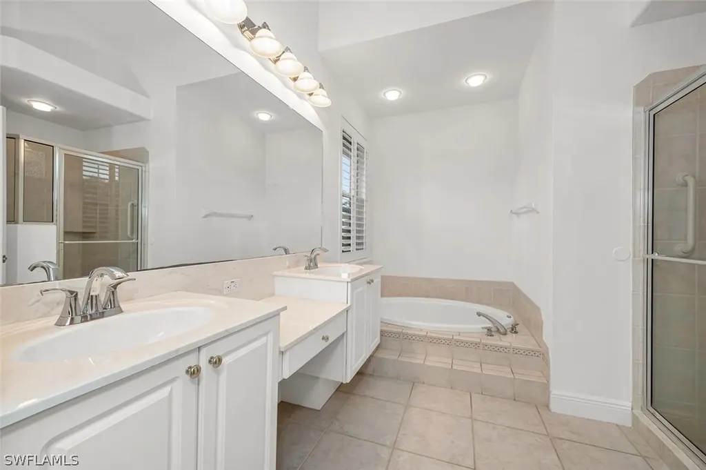 9217 Troon Lakes Drive Naples FL 34109