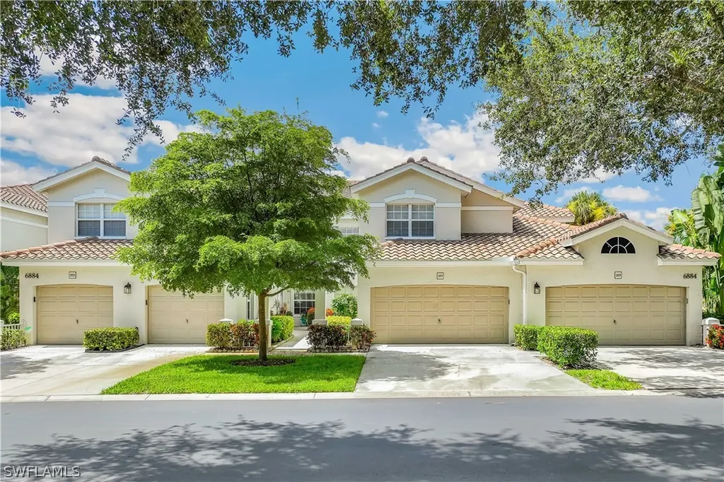 6884 Redbay Park Road Naples FL 34109